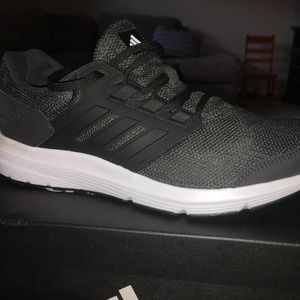 Brand new Adidas cloudfoam running sneakers